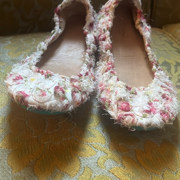 Rose garden tieks - Picture 2 of 6